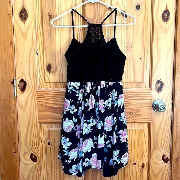 AMERICAN Eagle Outfitters Flowy Floral Dress - Picture 6 of 9